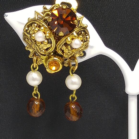 Western Germany Topaz Filigree Clip Earrings, Faux Pearls, 1950s Vintage Jewelry - Picture 2 of 10